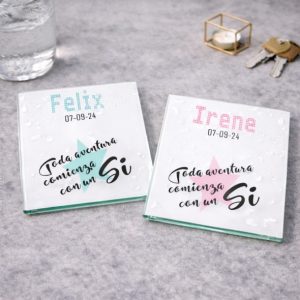 Pack 2 Posavasos de cristal personalizado, Toda aventura comienza con un SÍ