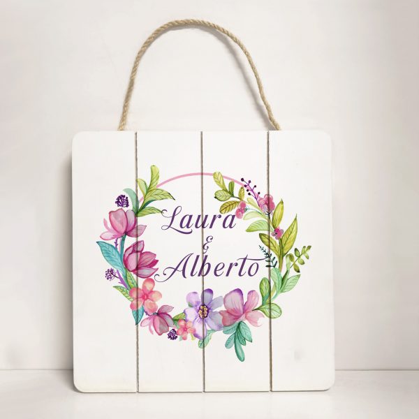 Tablero decorativo madera, colgante, personalizado, Corona flores moradas y verdes